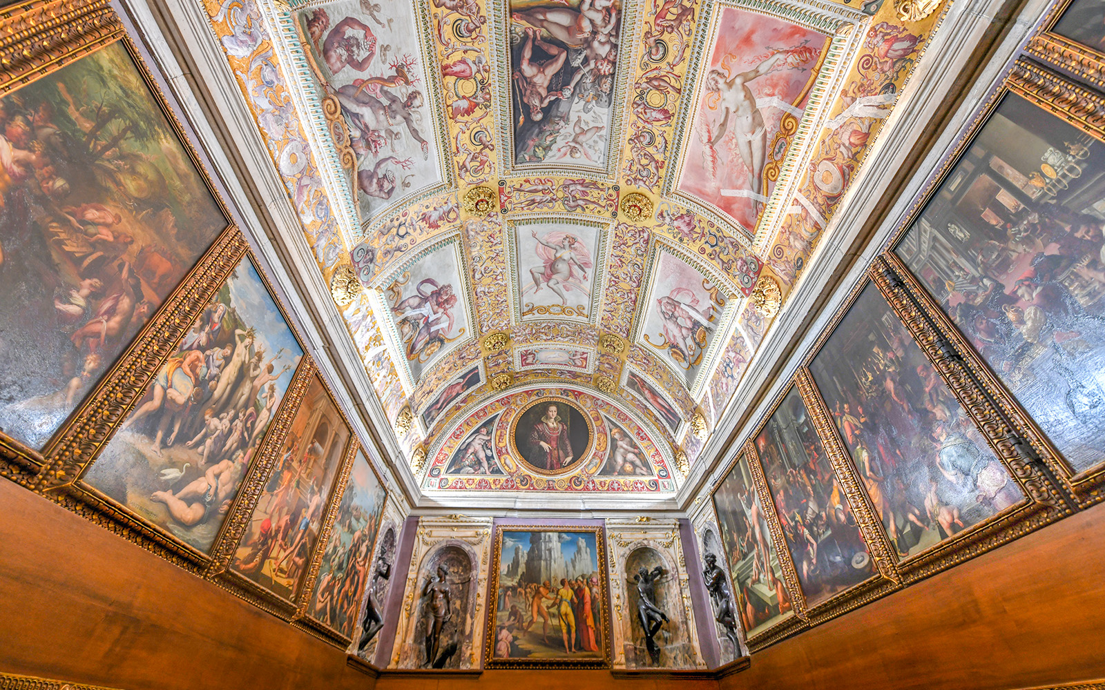 Palazzo Vecchio Secret Passages: Uncover Hidden History & Intrigue